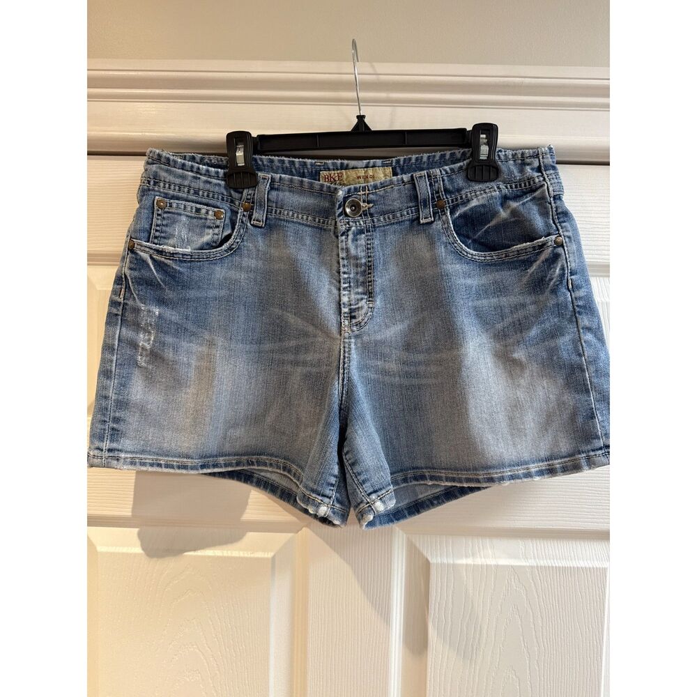 BKE Buckle Denim Wendi Jean Shorts Distressed Light Wash Size 34 Y2K Grunge